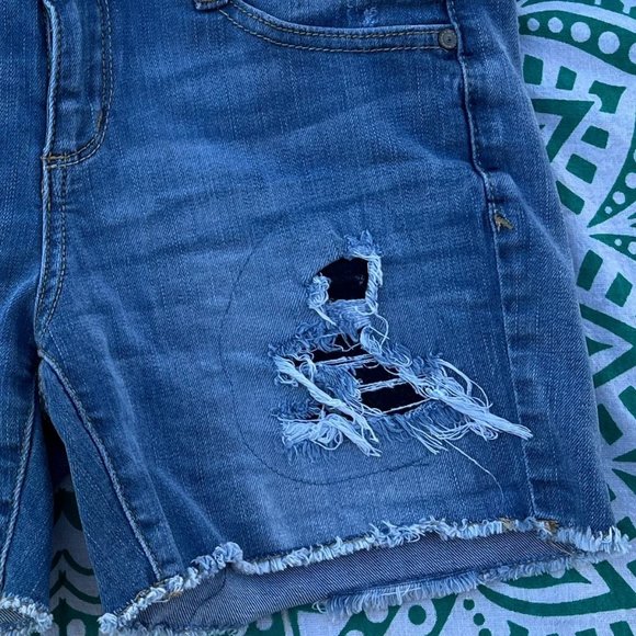 Arizona Jean Co. Distressed Jean Shorts Junior Size 3 - Picture 3 of 7